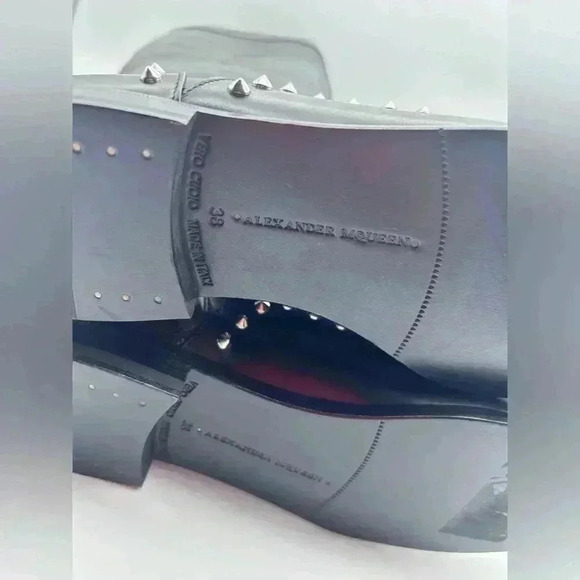 ALEXANDER McQUEEN Black Leather Metal Stud Detail Round-Toe Knee Boots 38 New* - Picture 12 of 16